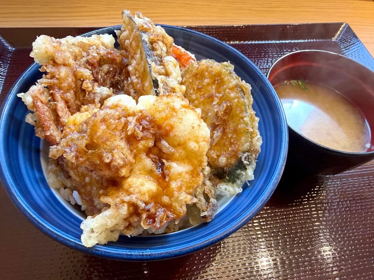日本天婦羅店員工諗出薯仔沙律天婦羅 仲要炸到成嚿一齊食